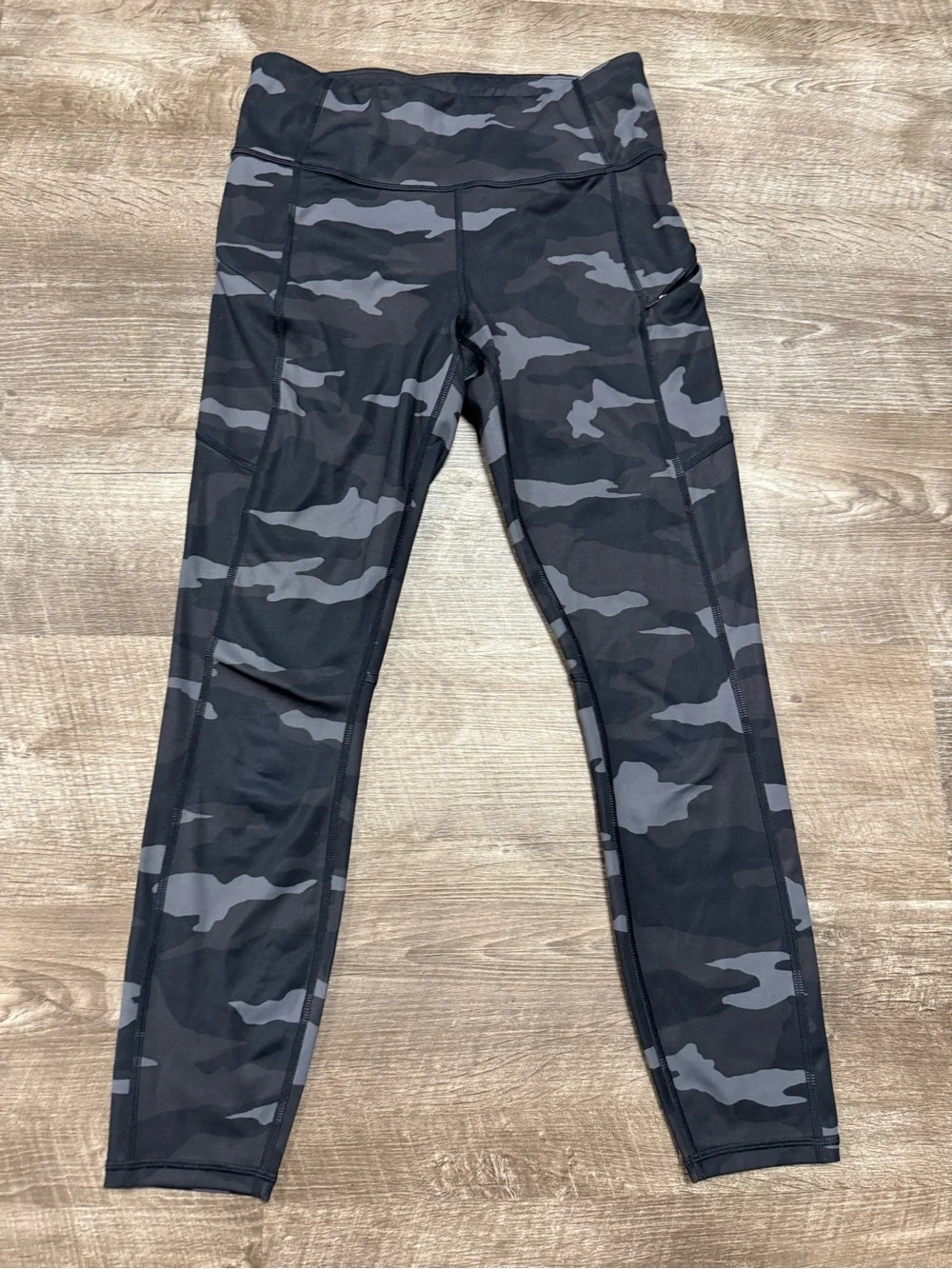 Athleta Camo Contender 7/8 Tight in Powerlift Size Small - Picture 2 of 9